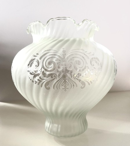Globe lampe pétrole ou - À,